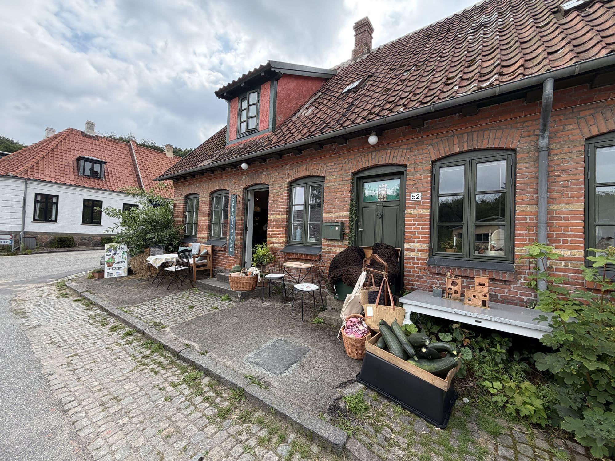 Fassade von Blomsterbien in der Slotsgade 52 in Tranekær