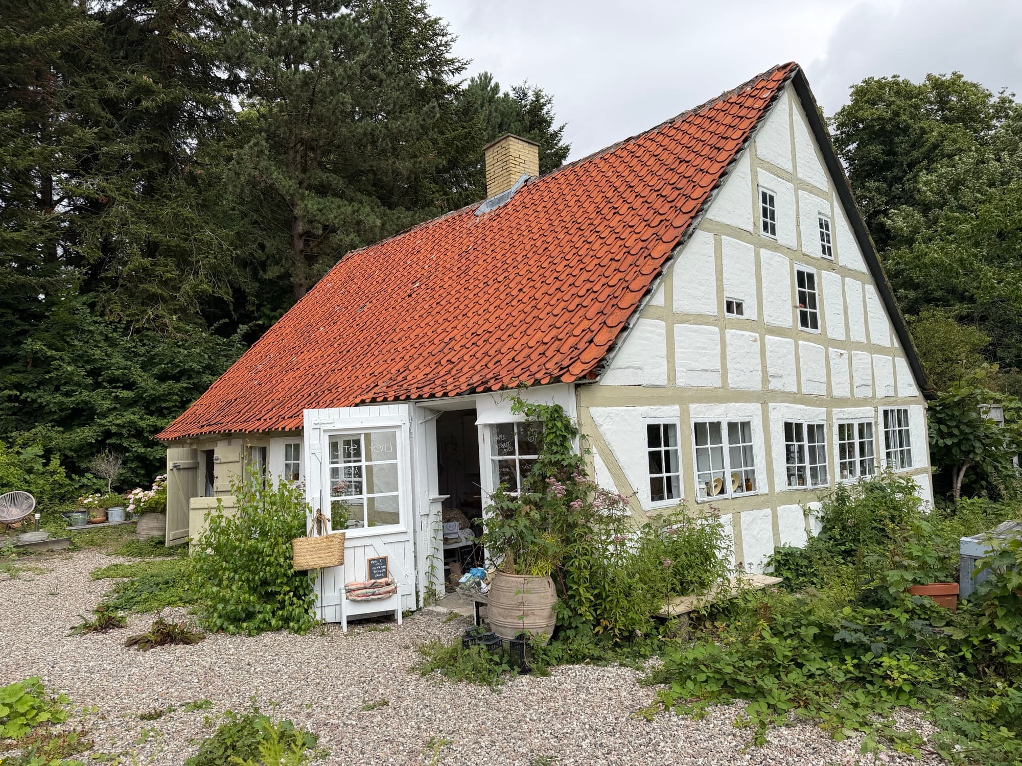 Fachwerkfassade von Det gamle Malerværksted in der Slotsgade in Tranekær